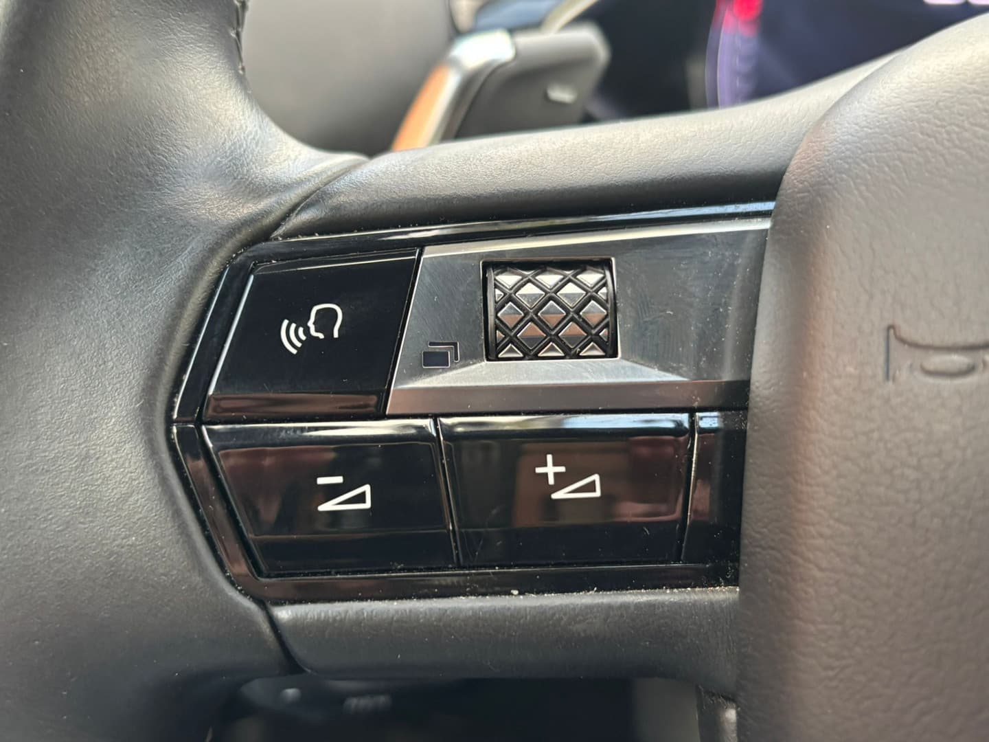 DS 3 Crossback PureTech 155 Rivoli thumbnail 15