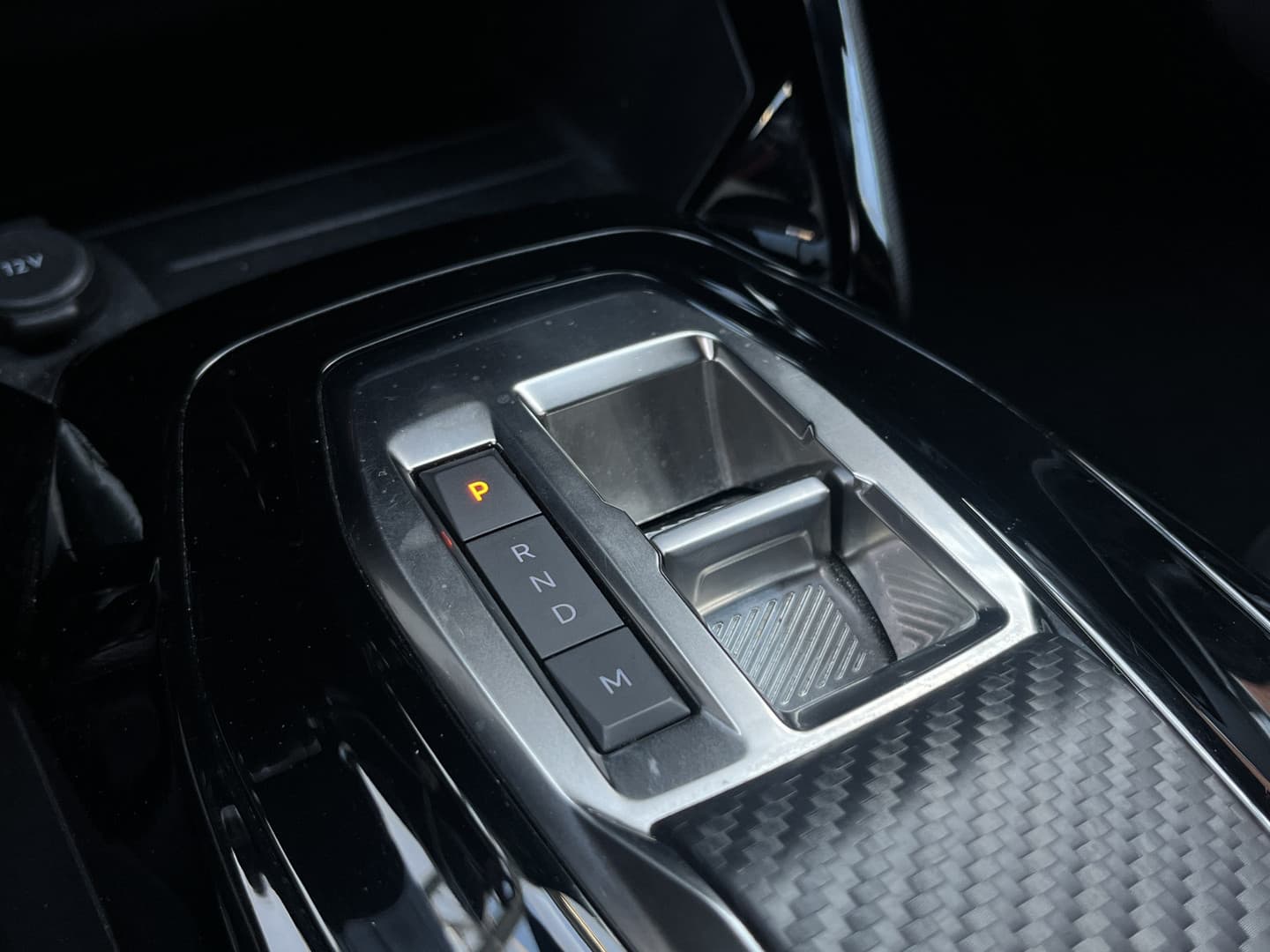 Peugeot 2008 PureTech 130 Allure thumbnail 16