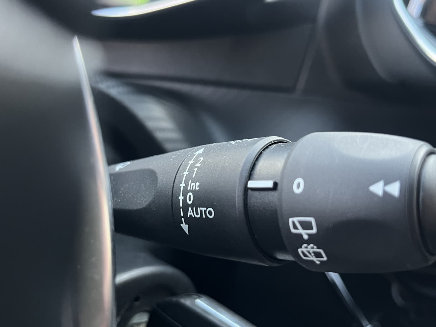 Peugeot 2008 PureTech 130 Allure thumbnail 22