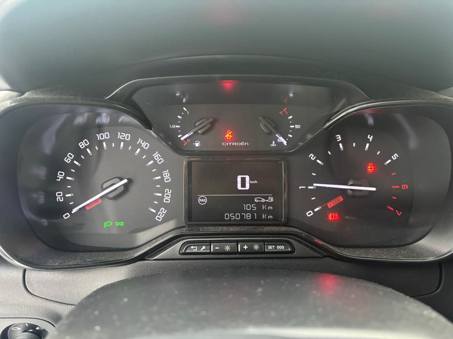 Citroën C3 PureTech 83 So Red thumbnail 13