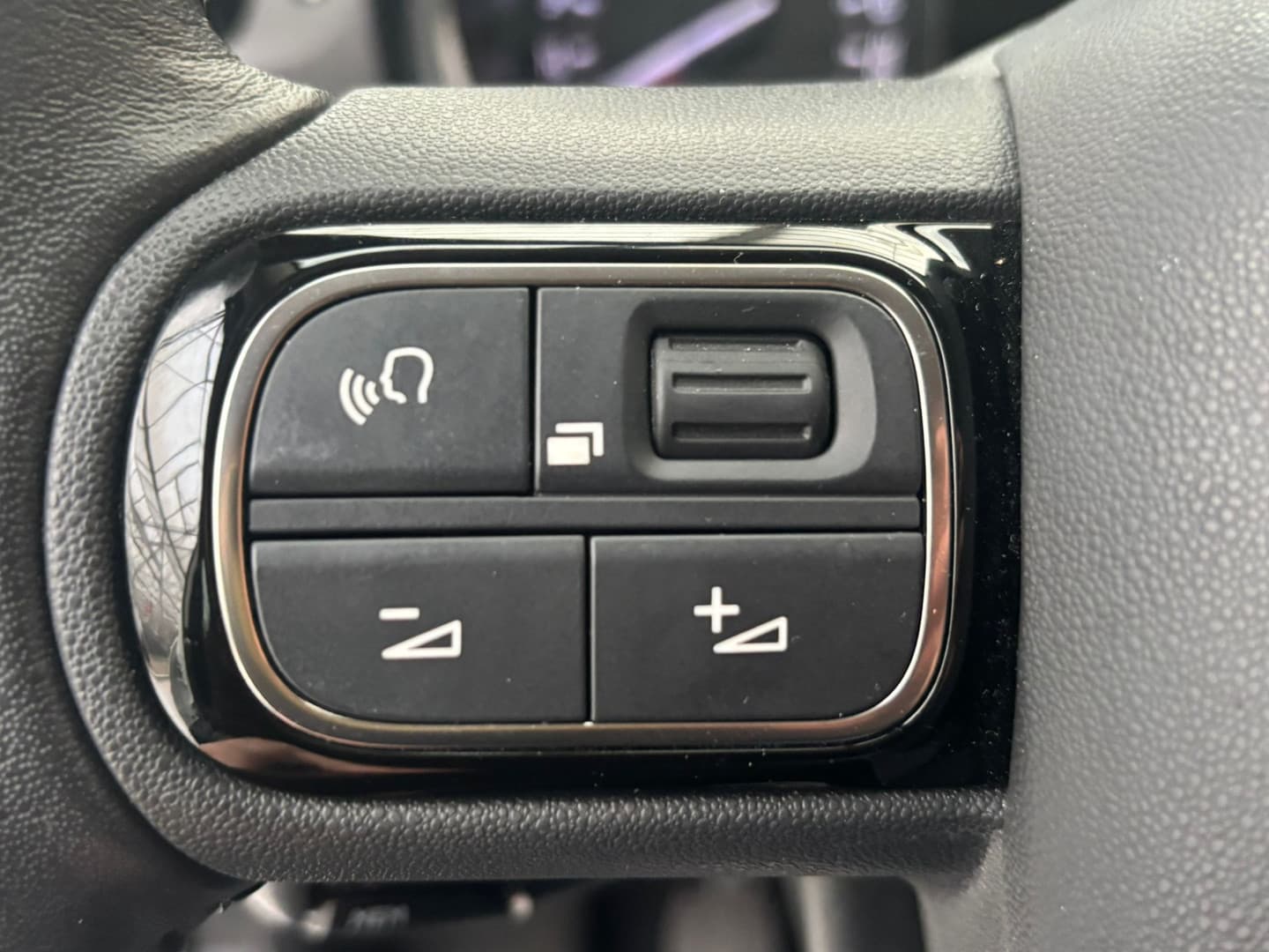 Citroën C3 PureTech 83 So Red thumbnail 8