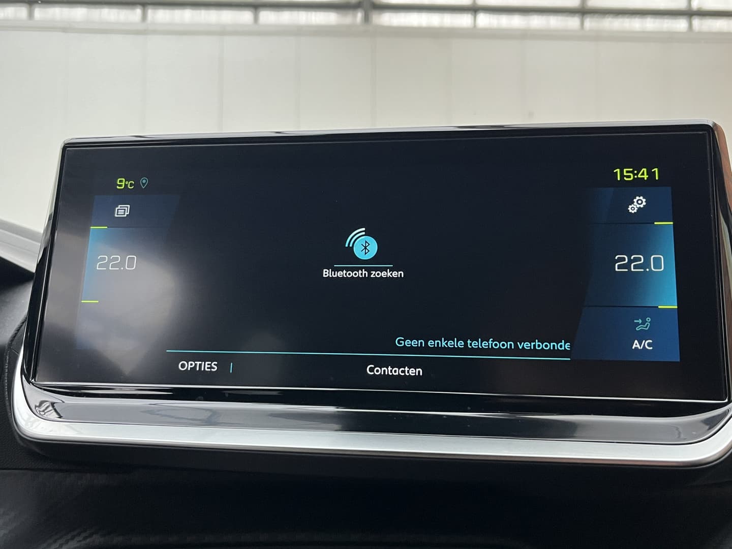 Peugeot E-208 EV GT Pack 50 kWh thumbnail 13