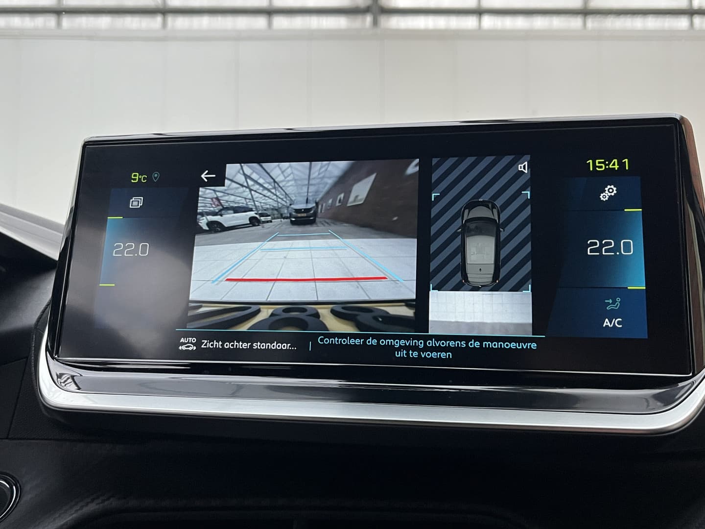 Peugeot E-208 EV GT Pack 50 kWh thumbnail 16