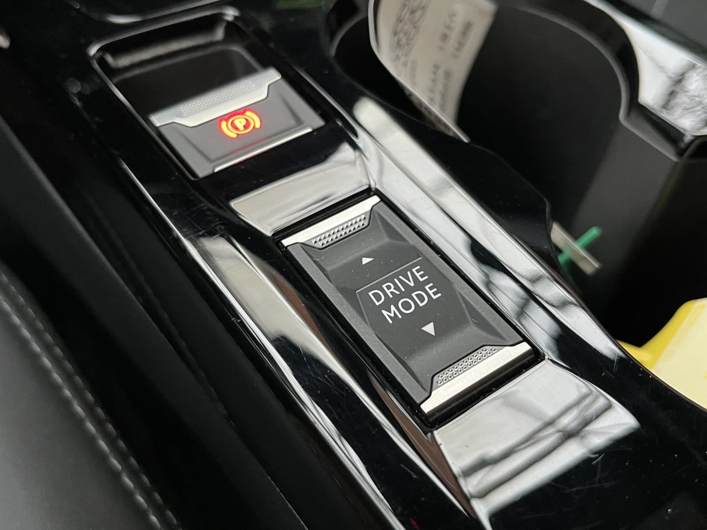 Peugeot E-208 EV GT Pack 50 kWh thumbnail 19