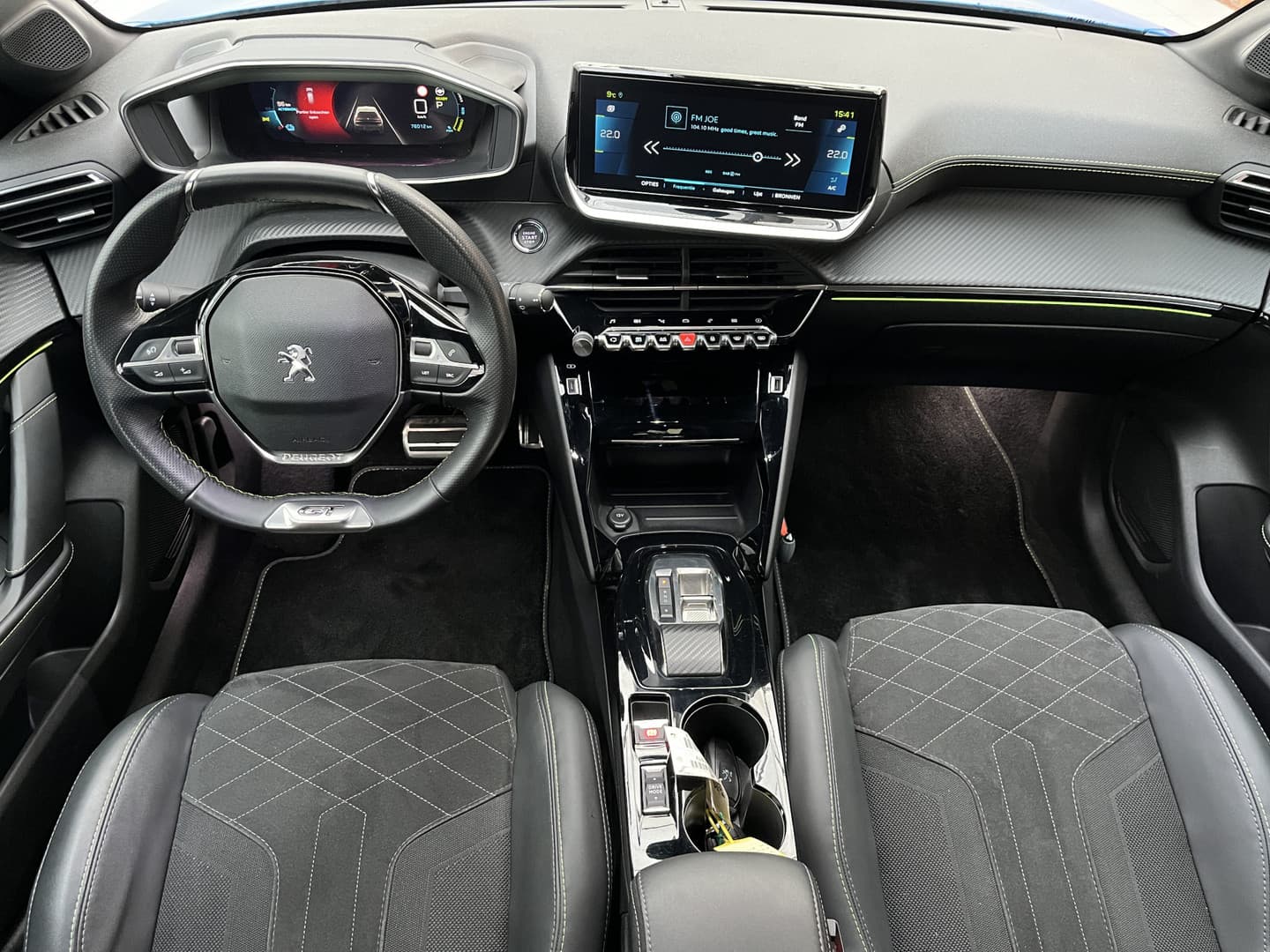 Peugeot E-208 EV GT Pack 50 kWh thumbnail 7