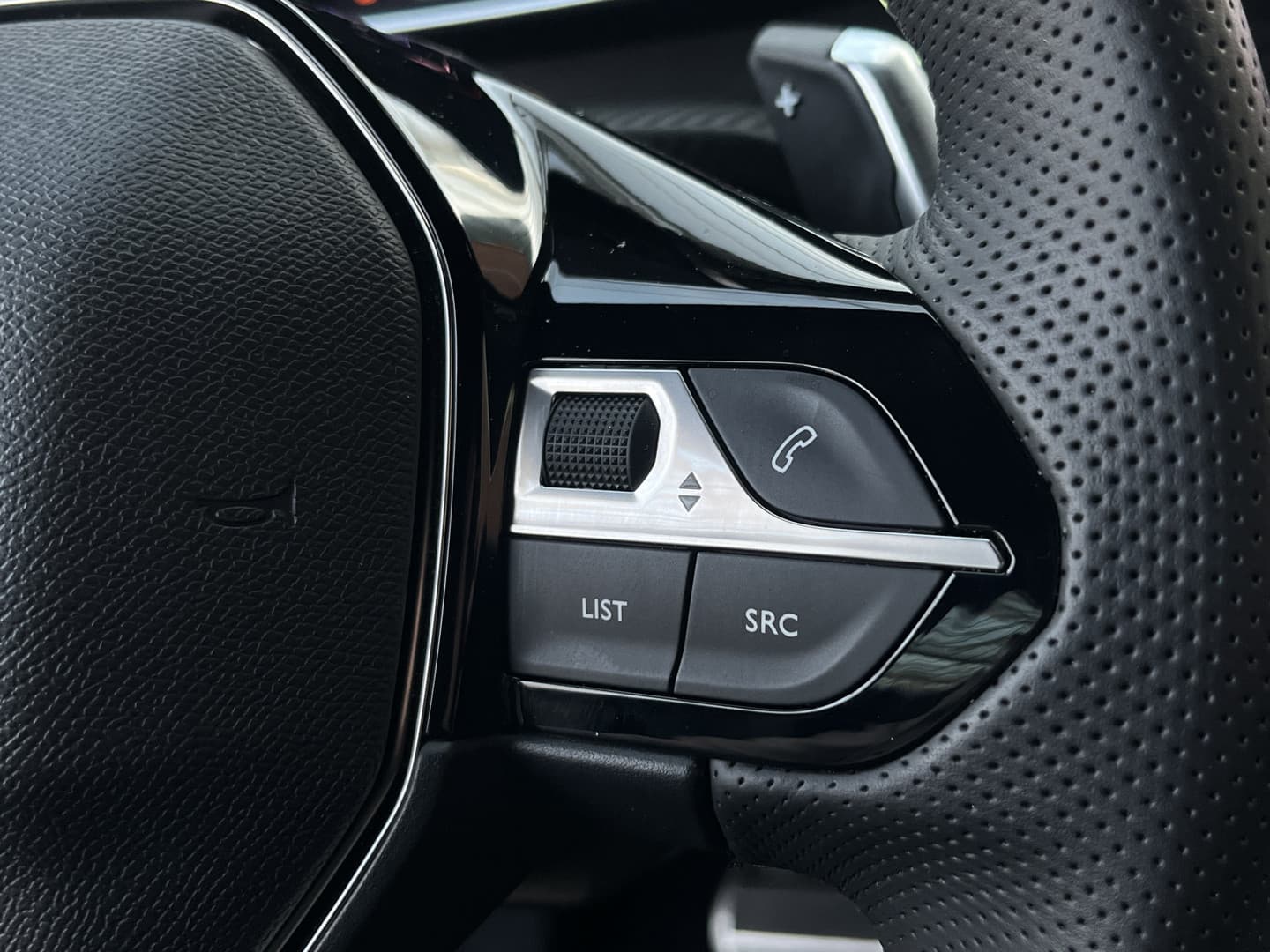 Peugeot 208 Hybrid 110 e-DCS6 GT thumbnail 18