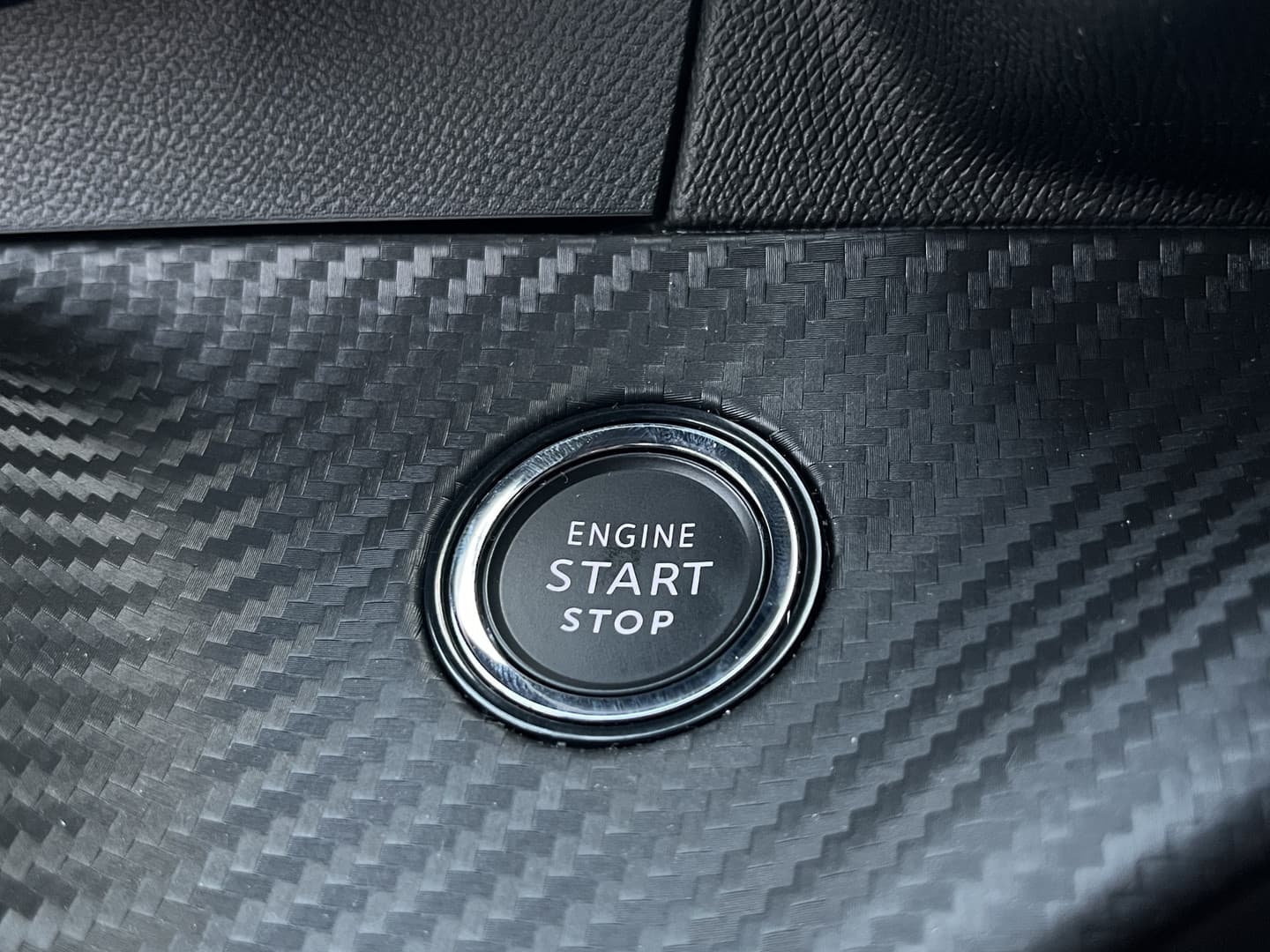 Peugeot 208 Hybrid 110 e-DCS6 GT thumbnail 24