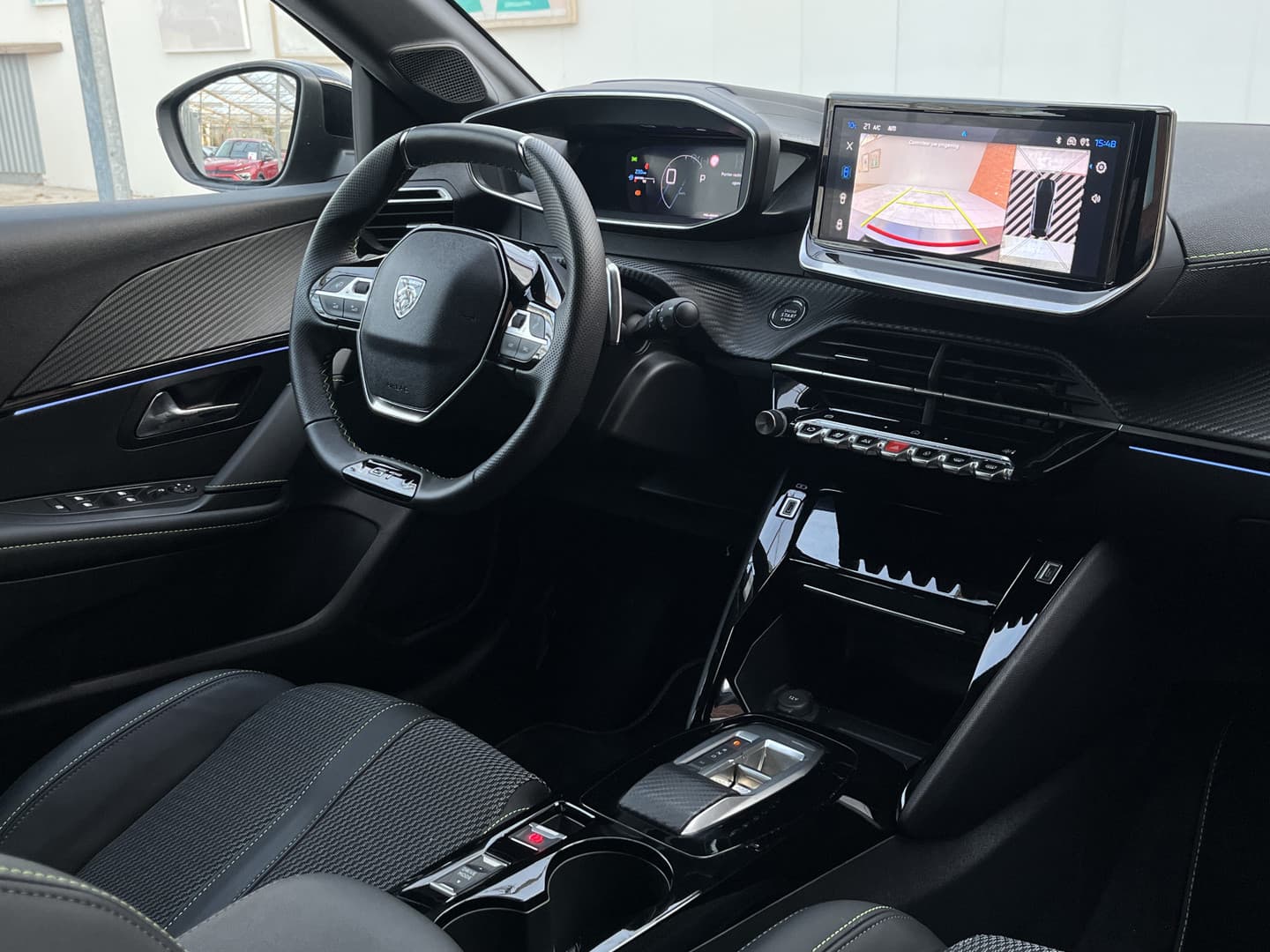 Peugeot 208 Hybrid 110 e-DCS6 GT thumbnail 28