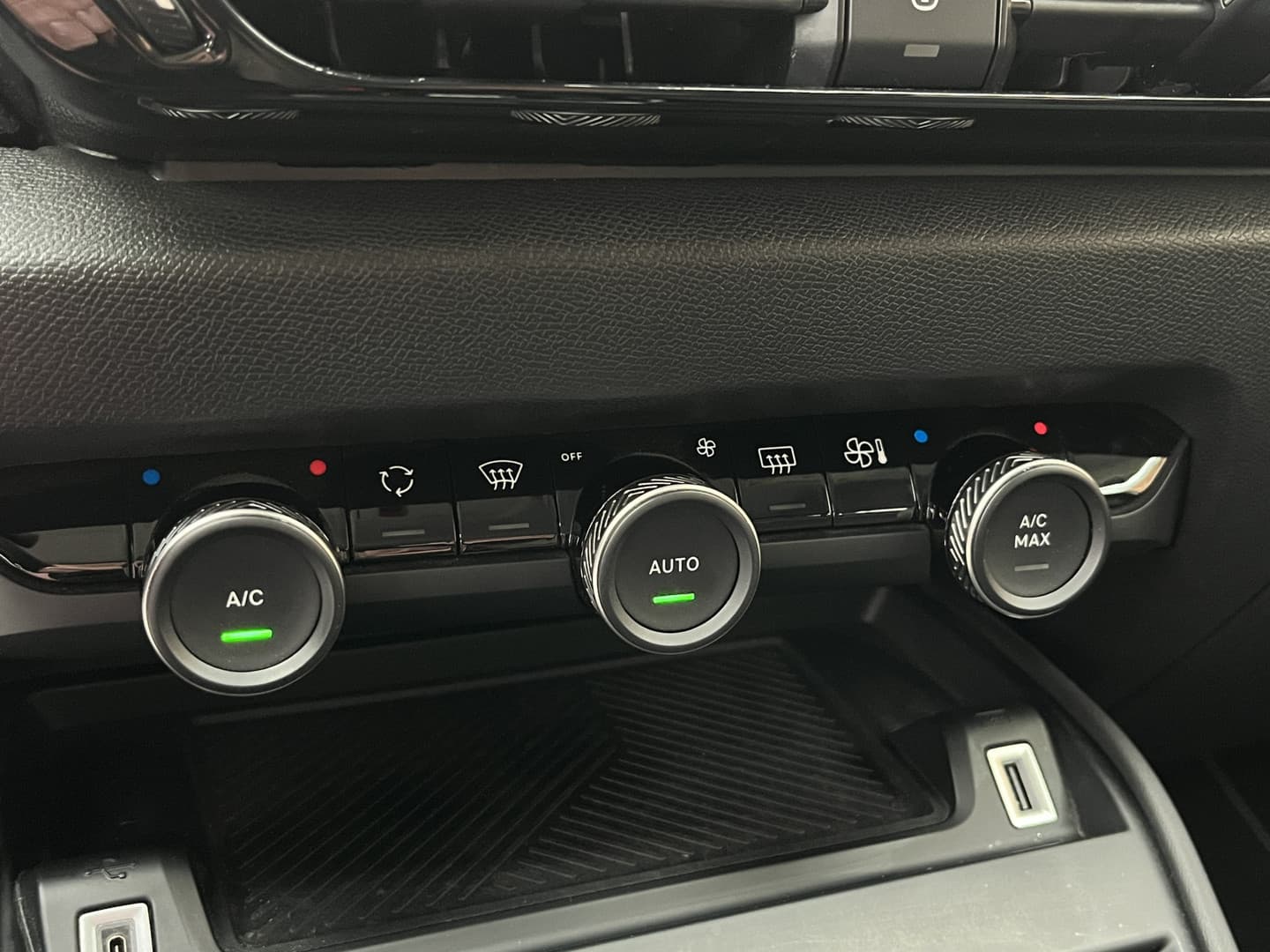 Citroën Ë-C4 Feel Edition 50 kWh thumbnail 16