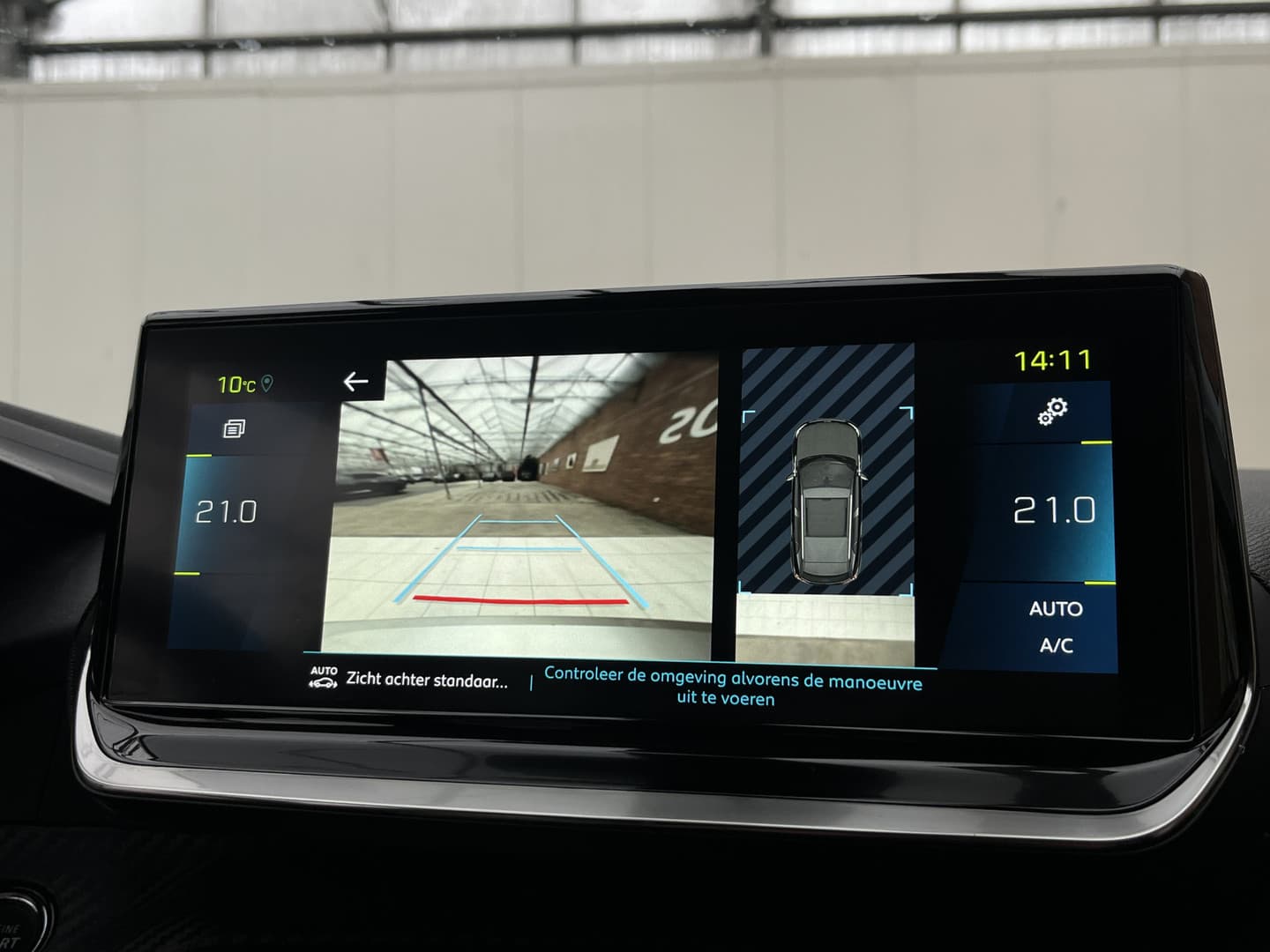 Peugeot E-2008 EV Allure Pack 50 kWh thumbnail 15