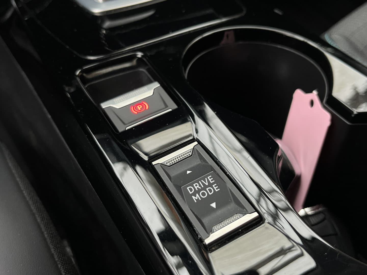 Peugeot E-2008 EV Allure Pack 50 kWh thumbnail 19