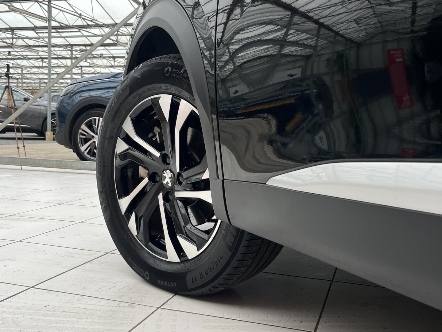 Peugeot E-2008 EV Allure Pack 50 kWh thumbnail 4