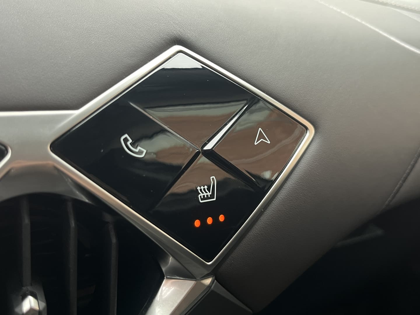 DS 3 E-Tense Antoine de saint Exupéry 54 kWh thumbnail 12