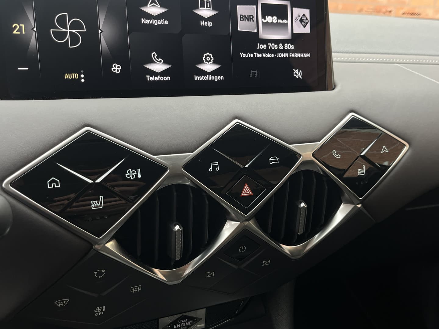 DS 3 E-Tense Antoine de saint Exupéry 54 kWh thumbnail 17