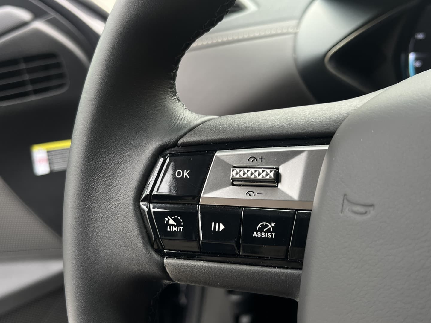 DS 3 E-Tense Antoine de saint Exupéry 54 kWh thumbnail 23