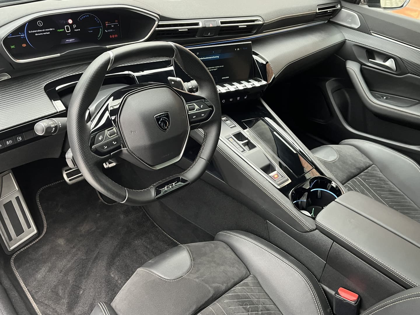 Peugeot 508 SW HYbrid 225 GT thumbnail 3