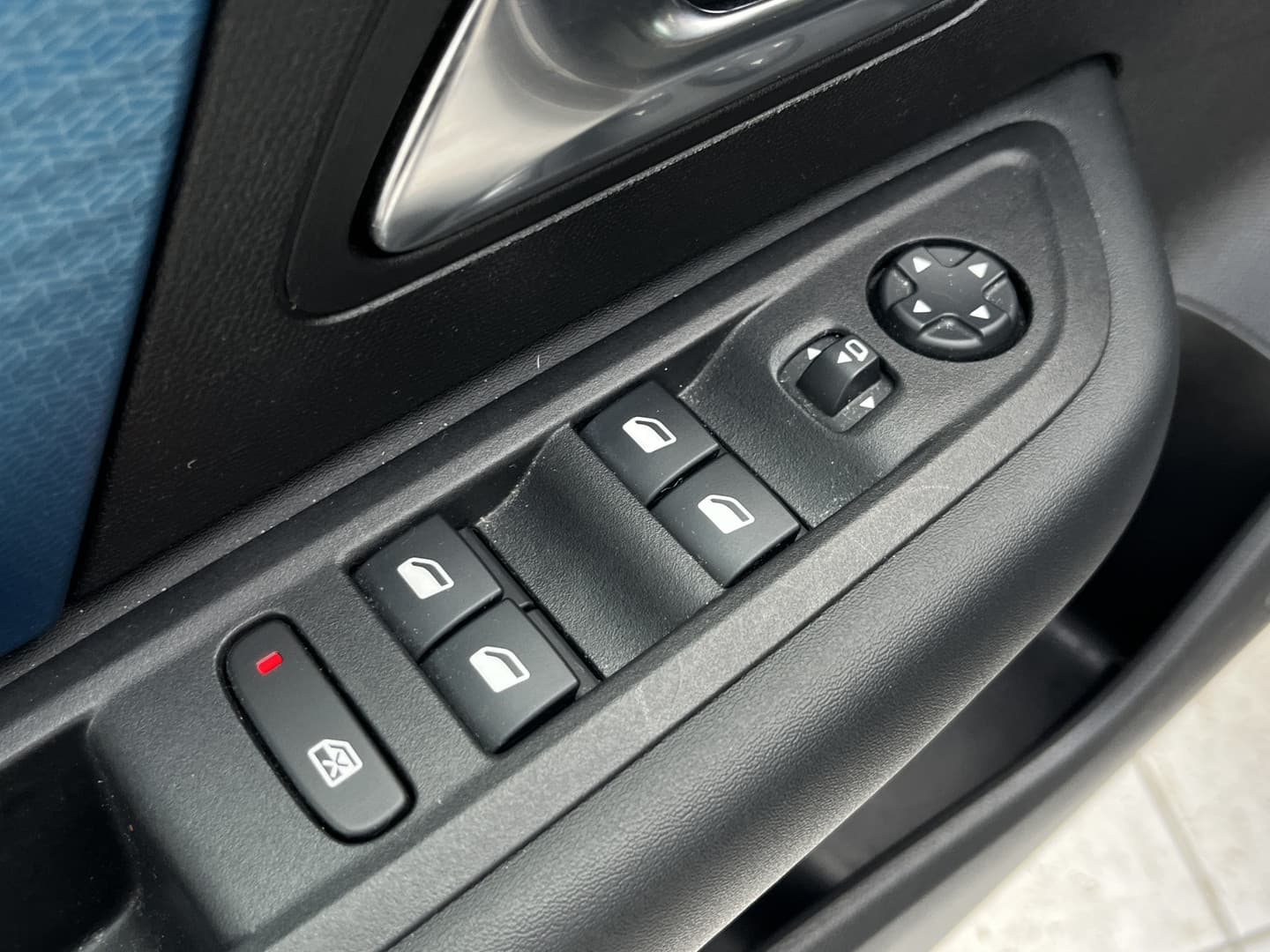 Citroën Ë-C4 Shine 50 kWh thumbnail 24