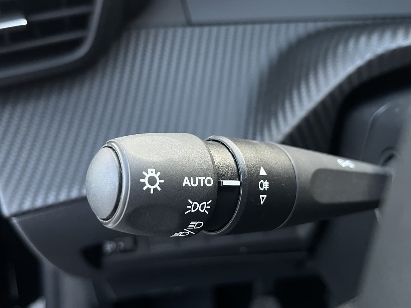 Peugeot 208 PureTech 100 Allure thumbnail 23