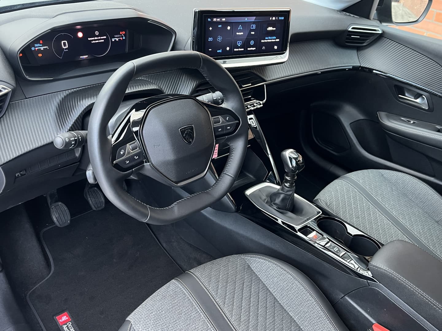 Peugeot 208 PureTech 100 Allure thumbnail 3