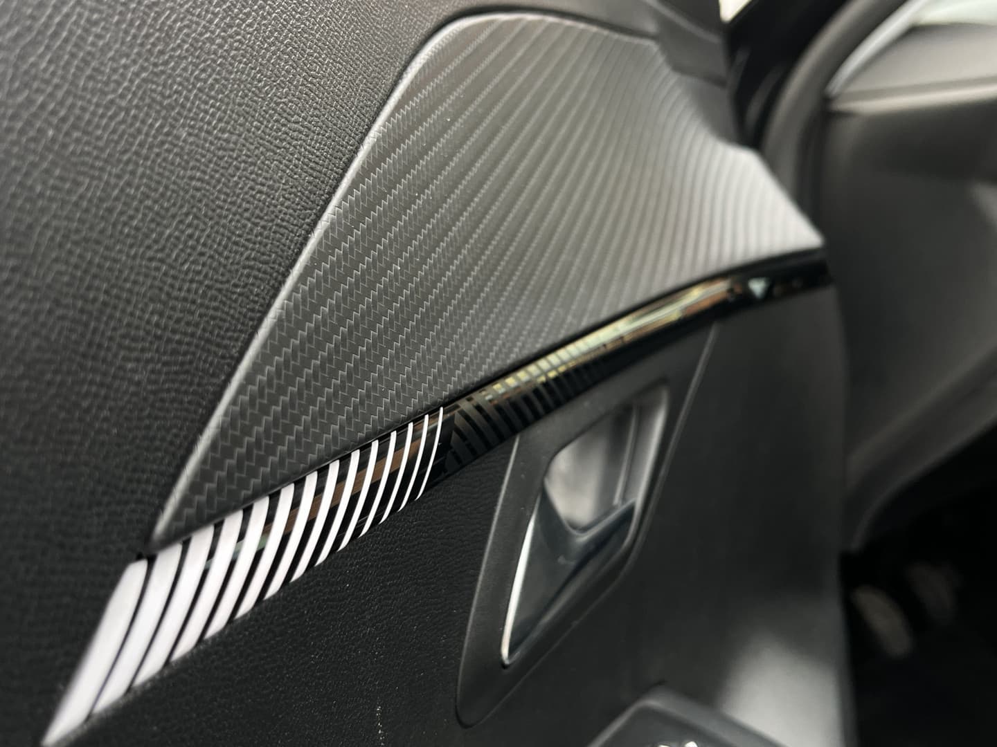 Peugeot 208 PureTech 100 Allure thumbnail 27