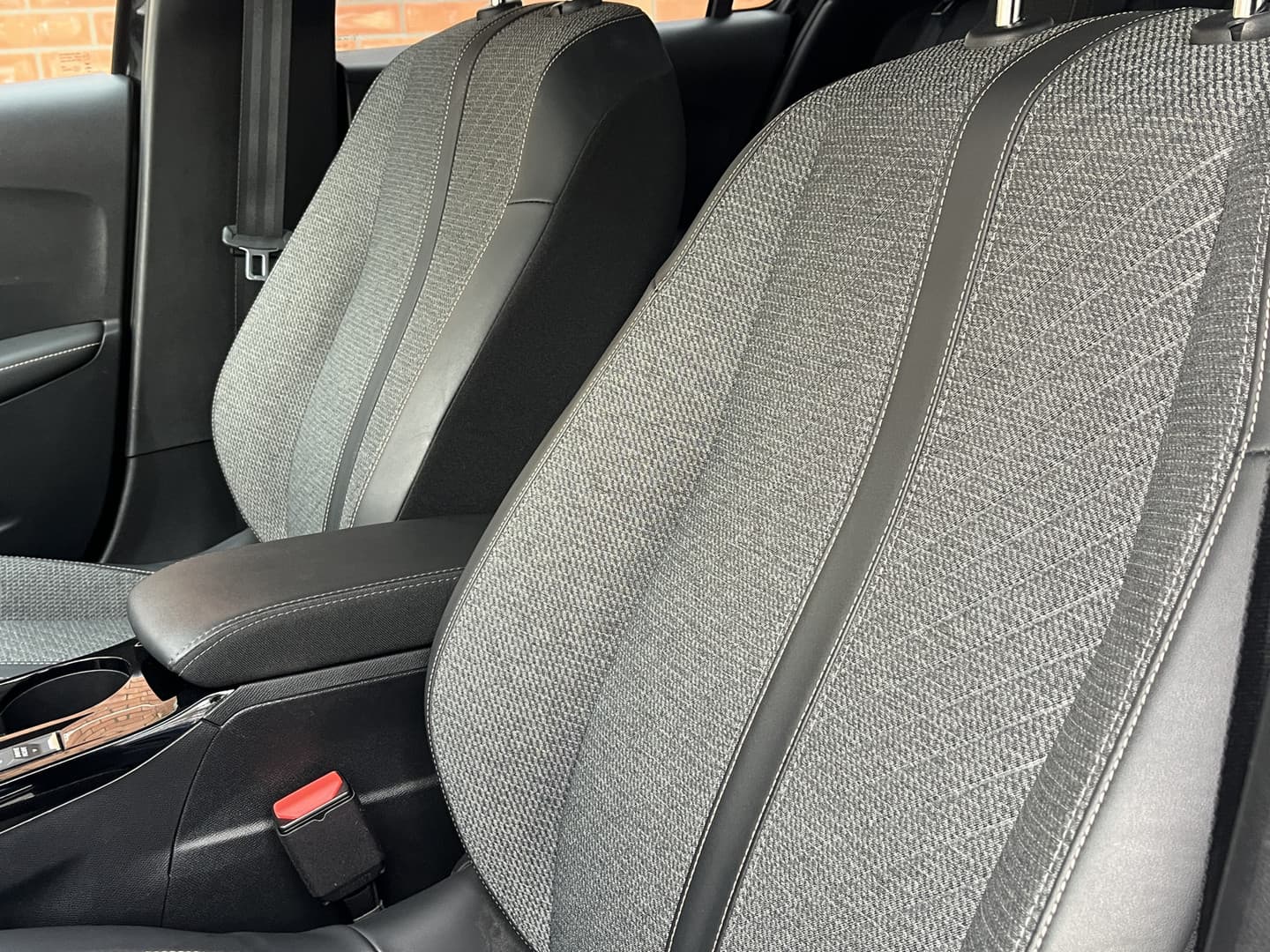 Peugeot 208 PureTech 100 Allure thumbnail 28