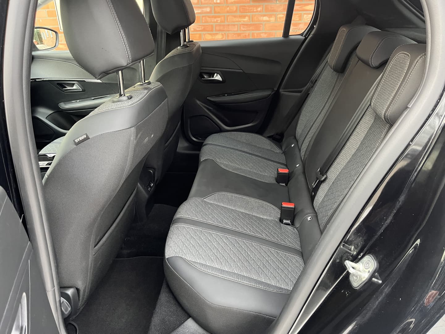 Peugeot 208 PureTech 100 Allure thumbnail 9