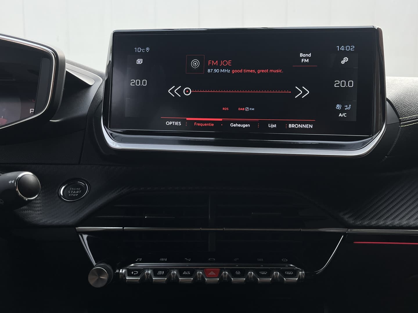 Peugeot 2008 PureTech 130 GT thumbnail 11