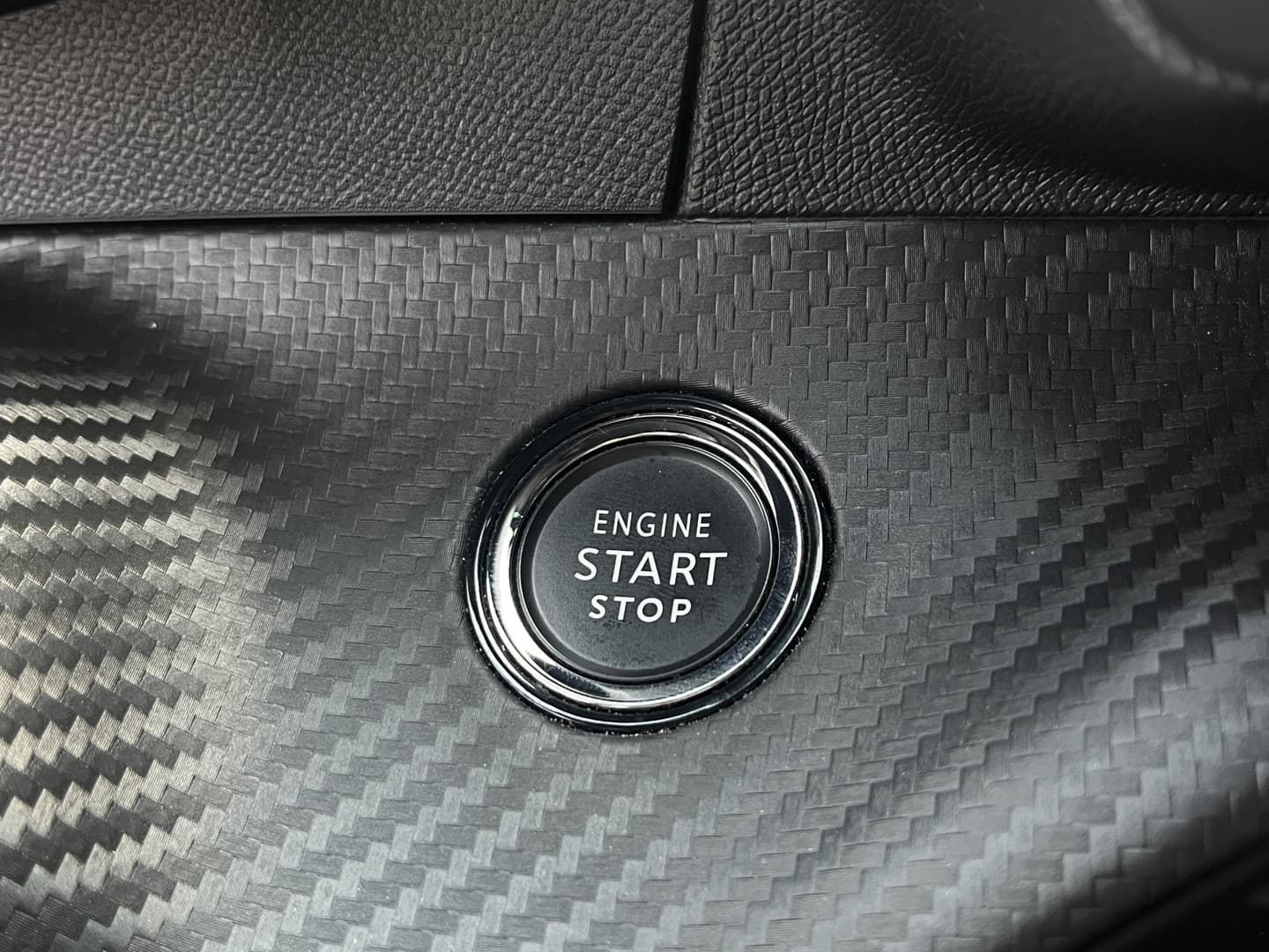 Peugeot 2008 PureTech 130 GT thumbnail 17