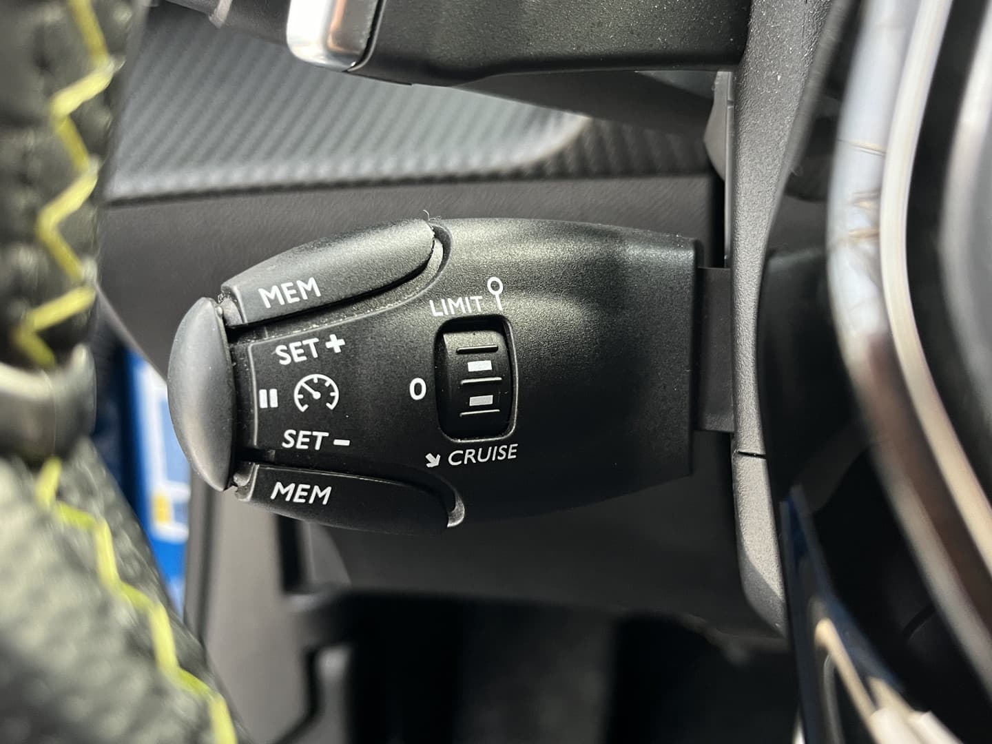 Peugeot 2008 PureTech 130 GT thumbnail 25