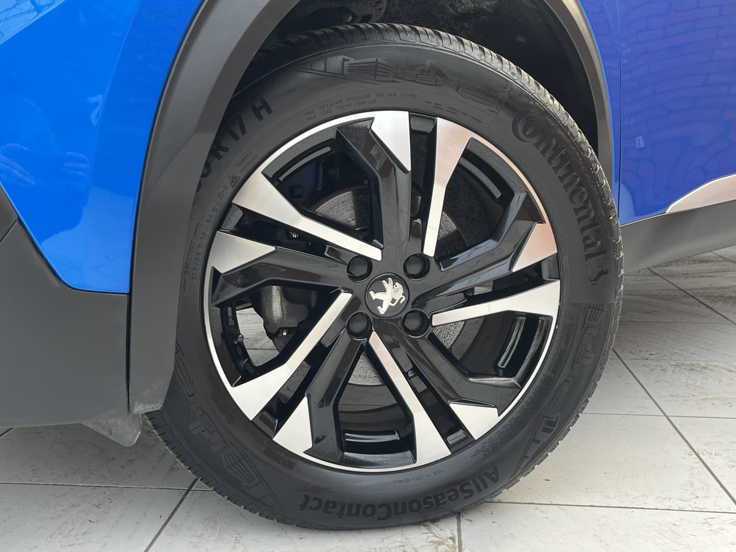 Peugeot 2008 PureTech 130 GT thumbnail 4