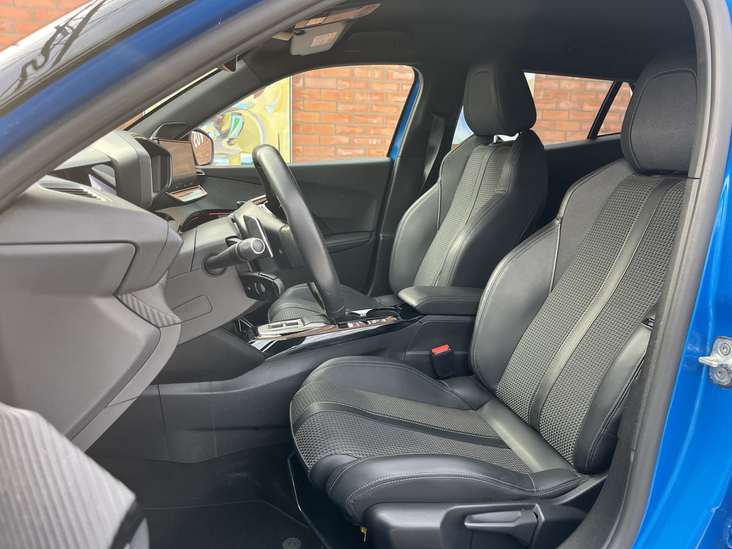 Peugeot 2008 PureTech 130 GT thumbnail 8