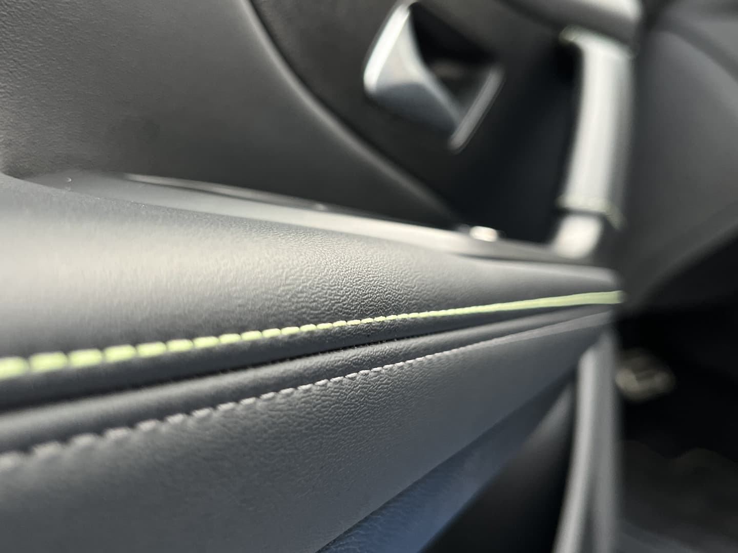 Peugeot 308 Plug-in Hybrid 225 GT thumbnail 35