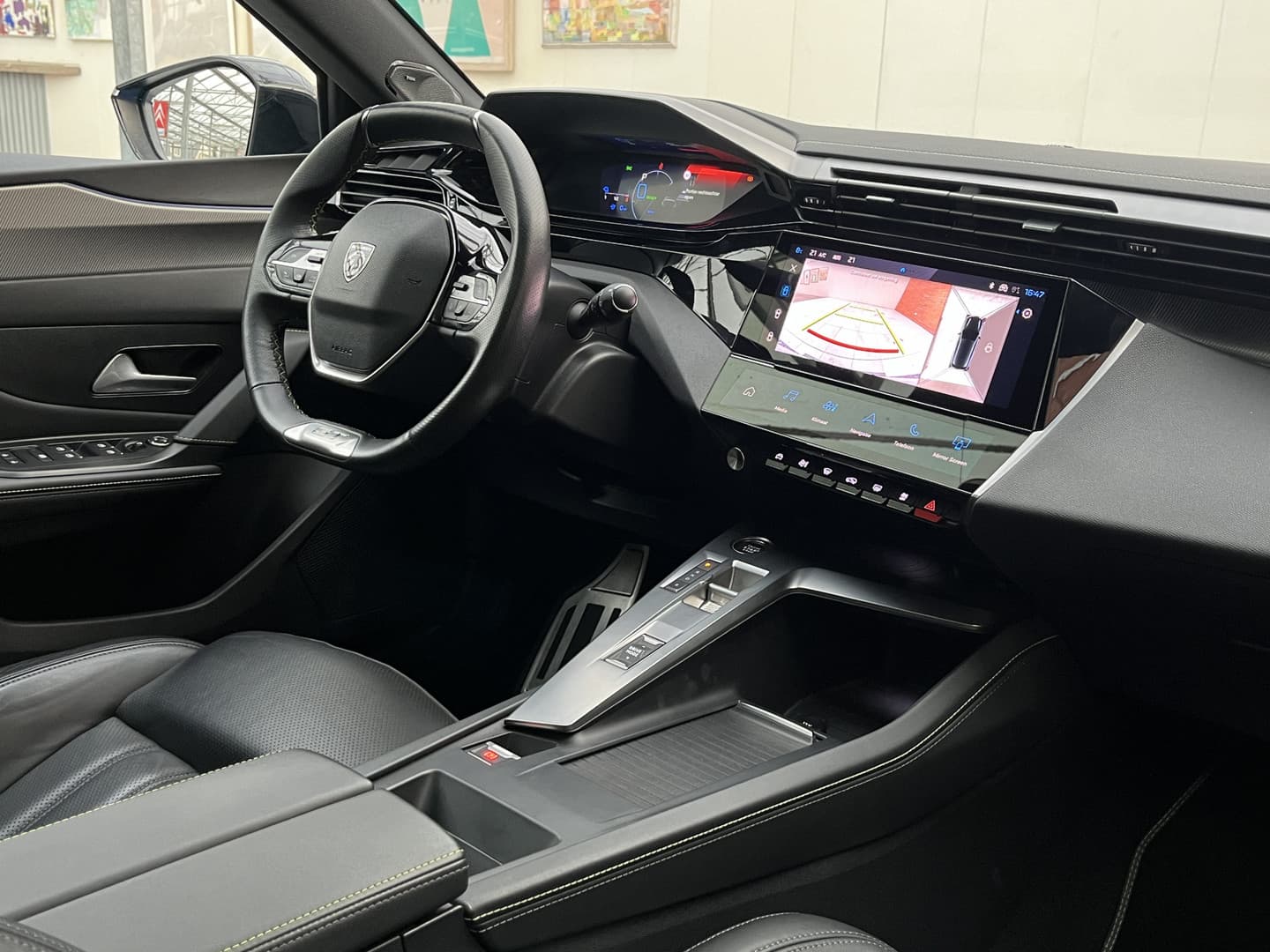 Peugeot 308 Plug-in Hybrid 225 GT thumbnail 36