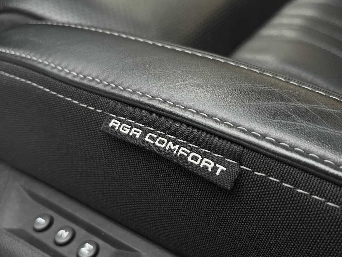 Peugeot 308 Plug-in Hybrid 225 GT thumbnail 40