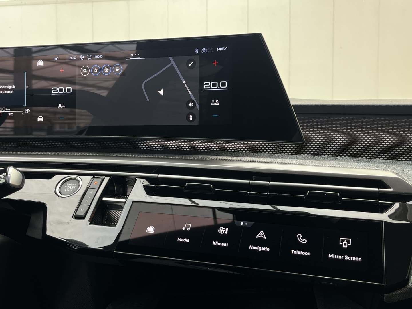 Peugeot 3008 Hybrid 145 GT thumbnail 11