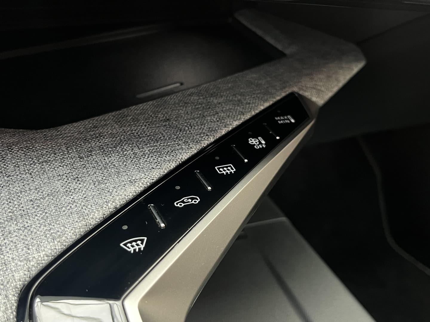 Peugeot 3008 Hybrid 145 GT thumbnail 18