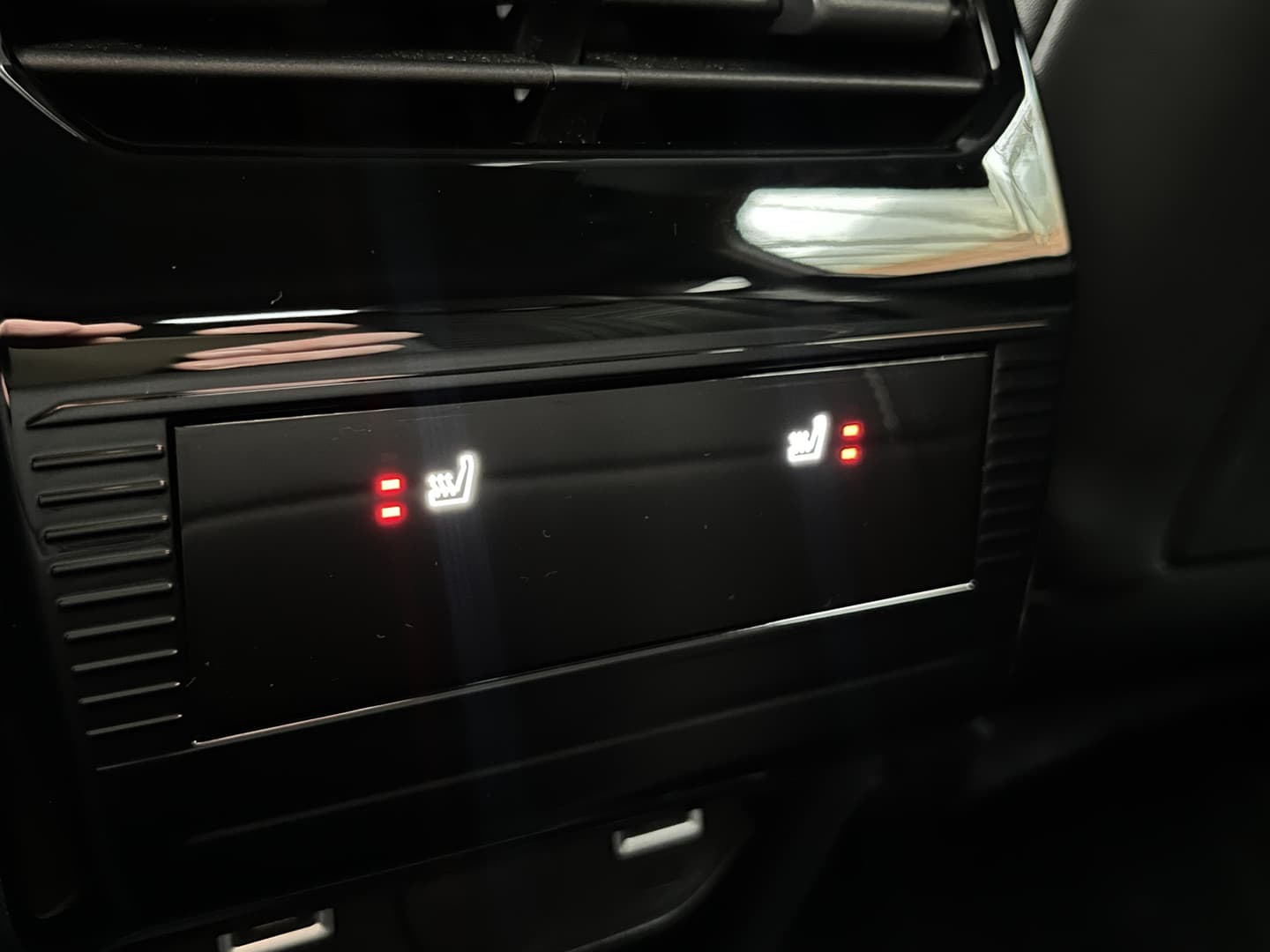 Peugeot 3008 Hybrid 145 GT thumbnail 21