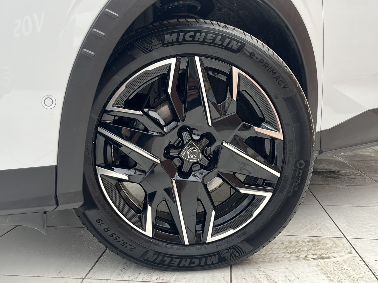 Peugeot 3008 Hybrid 145 GT thumbnail 4