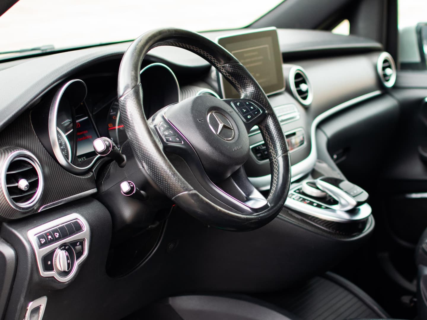 Mercedes-Benz V-Klasse 250d 4-MATIC DC Avantgarde Edition thumbnail 13