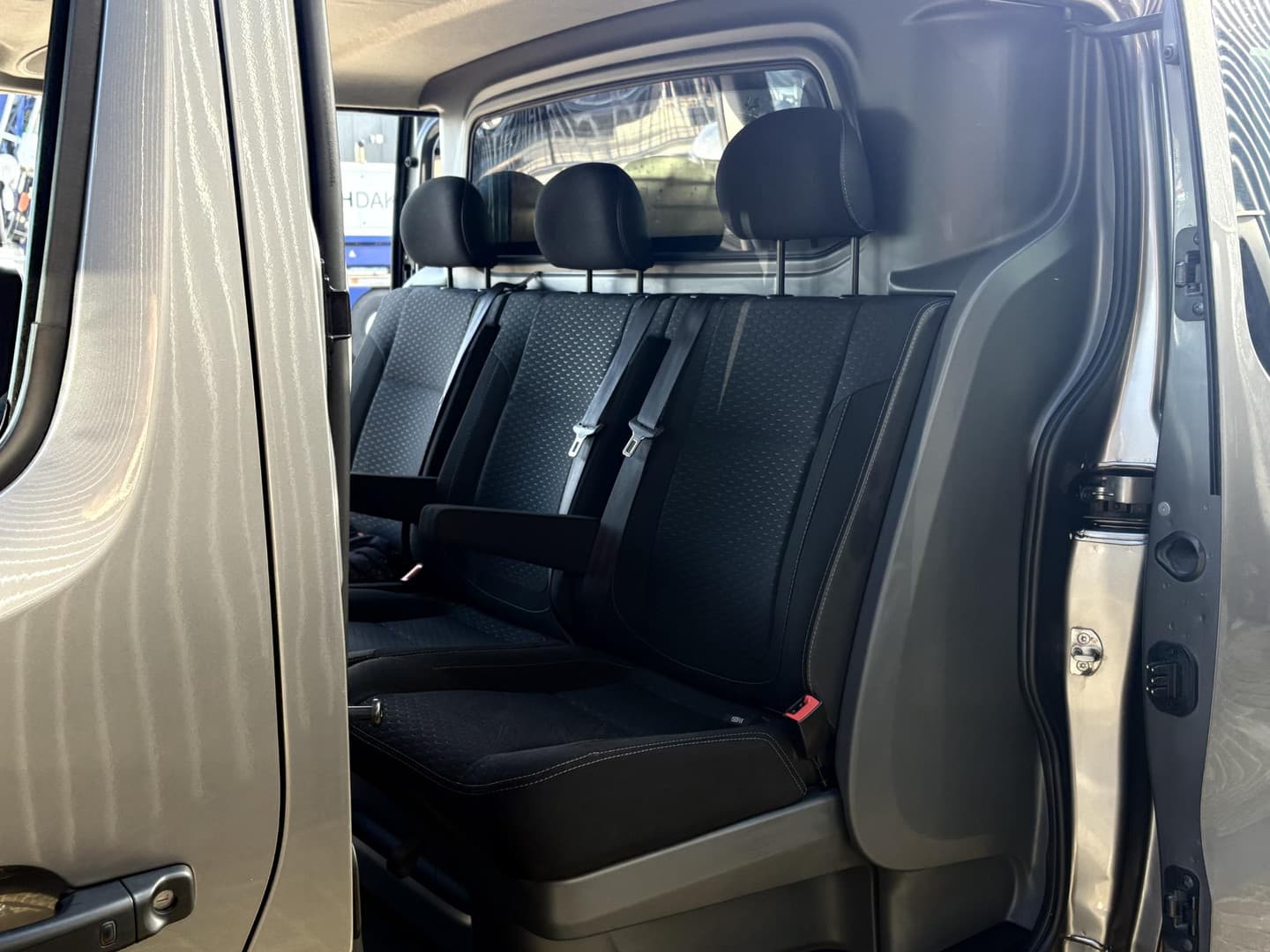 Opel Vivaro 1.6 CDTI 125pk L2H1 DC SPORT MARGE thumbnail 16