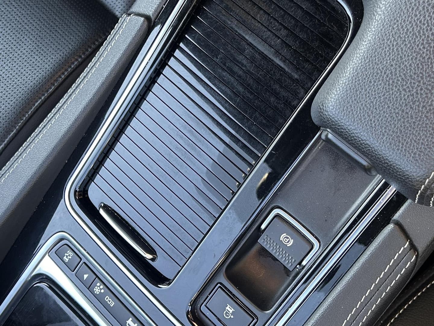 Jaguar F-Pace 2.0d AWD R-Sport R-Sport thumbnail 16