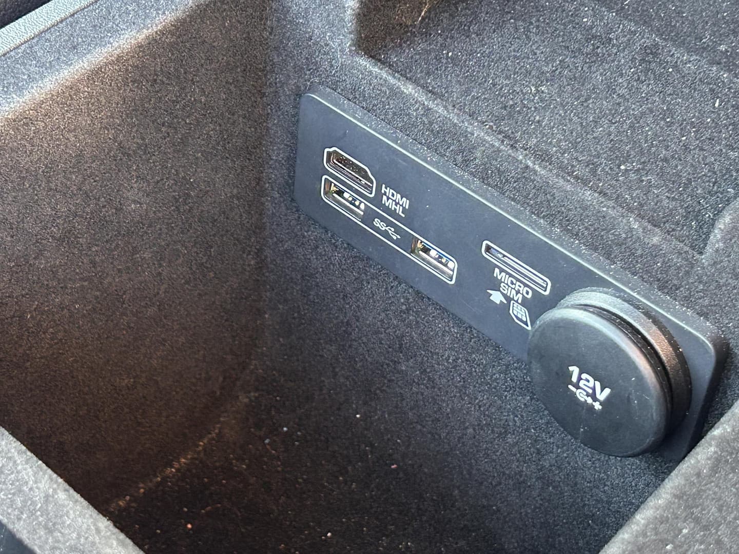 Jaguar F-Pace 2.0d AWD R-Sport R-Sport thumbnail 17