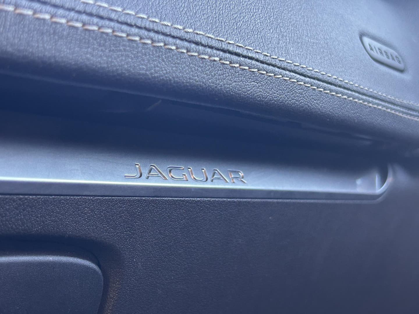 Jaguar F-Pace 2.0d AWD R-Sport R-Sport thumbnail 29