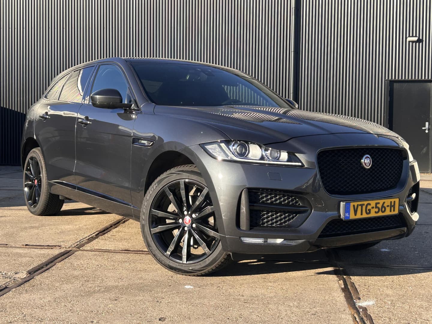 Jaguar F-Pace 2.0d AWD R-Sport R-Sport thumbnail 31