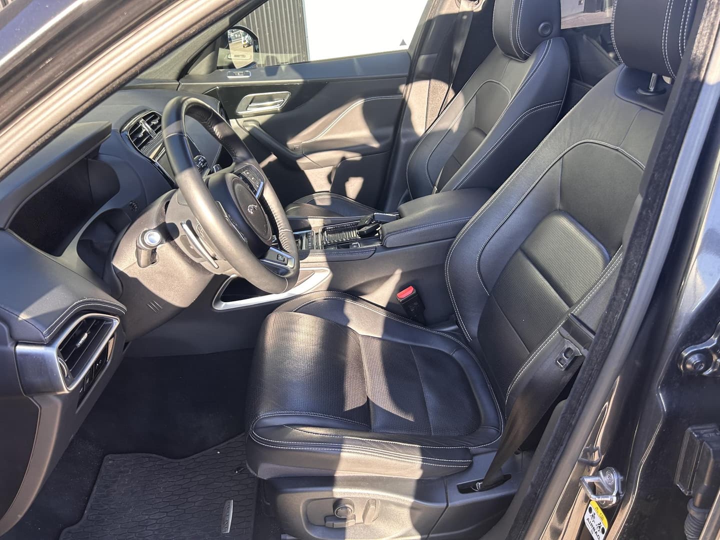 Jaguar F-Pace 2.0d AWD R-Sport R-Sport thumbnail 43