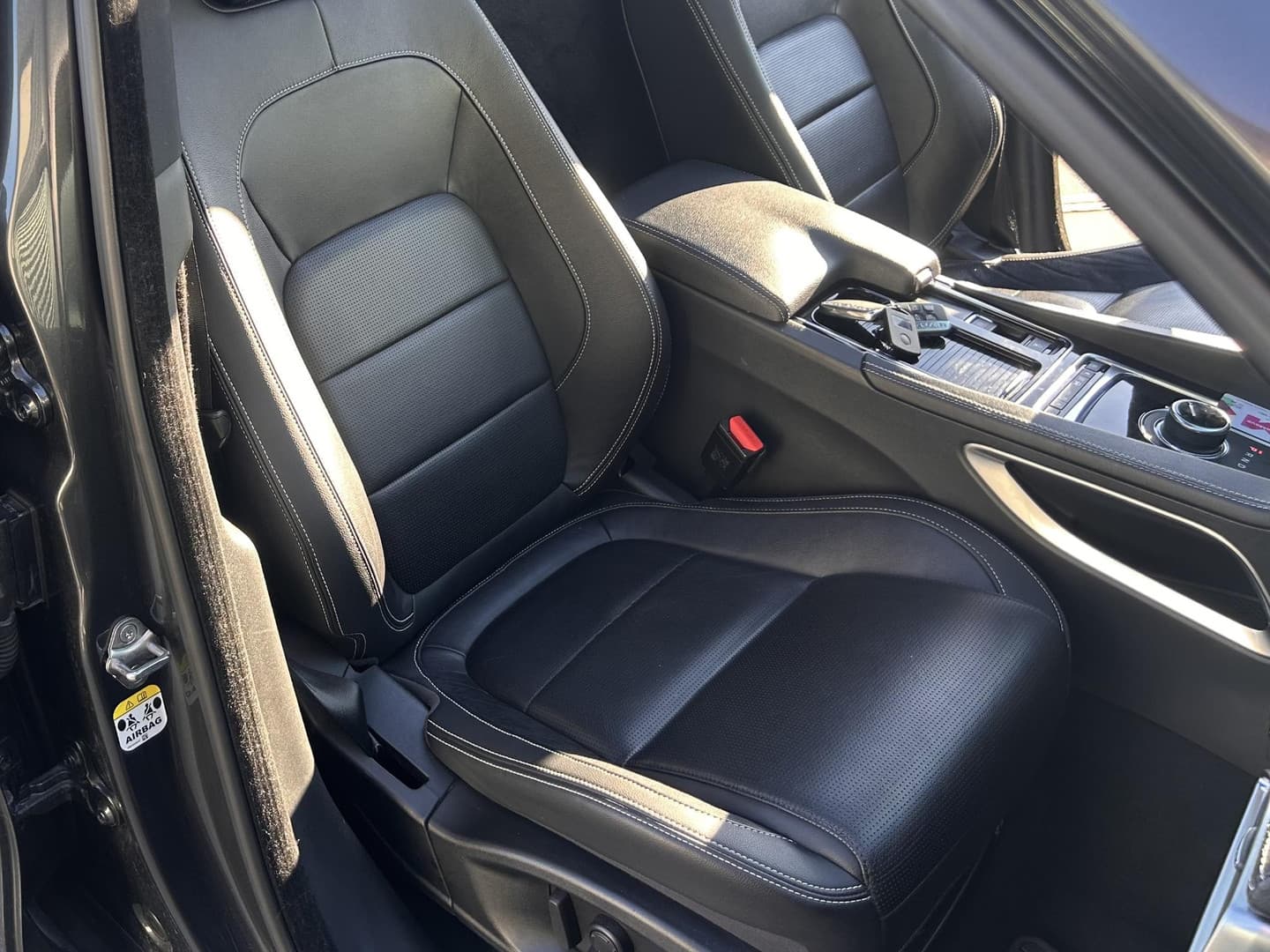 Jaguar F-Pace 2.0d AWD R-Sport R-Sport thumbnail 44