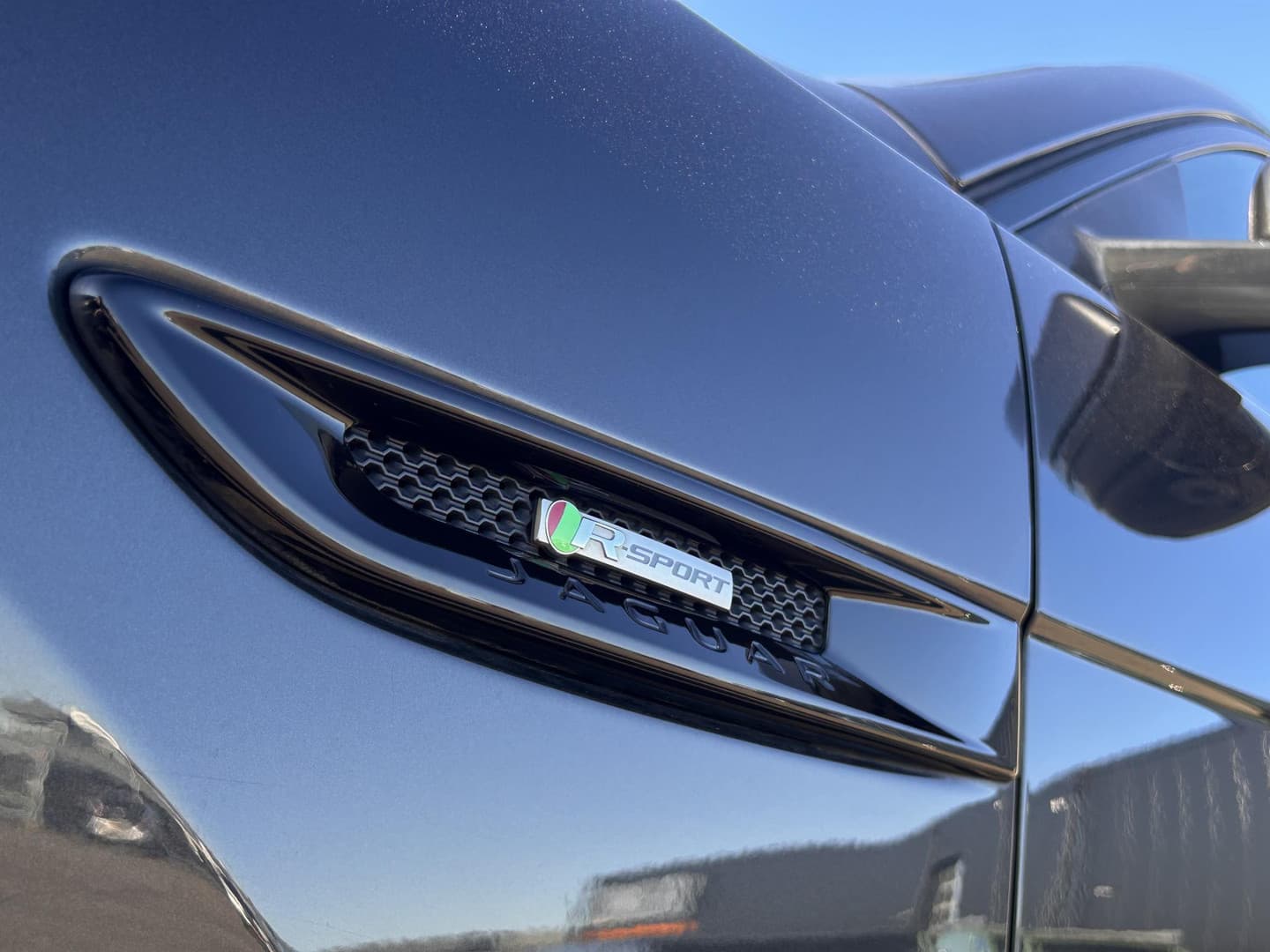 Jaguar F-Pace 2.0d AWD R-Sport R-Sport thumbnail 4