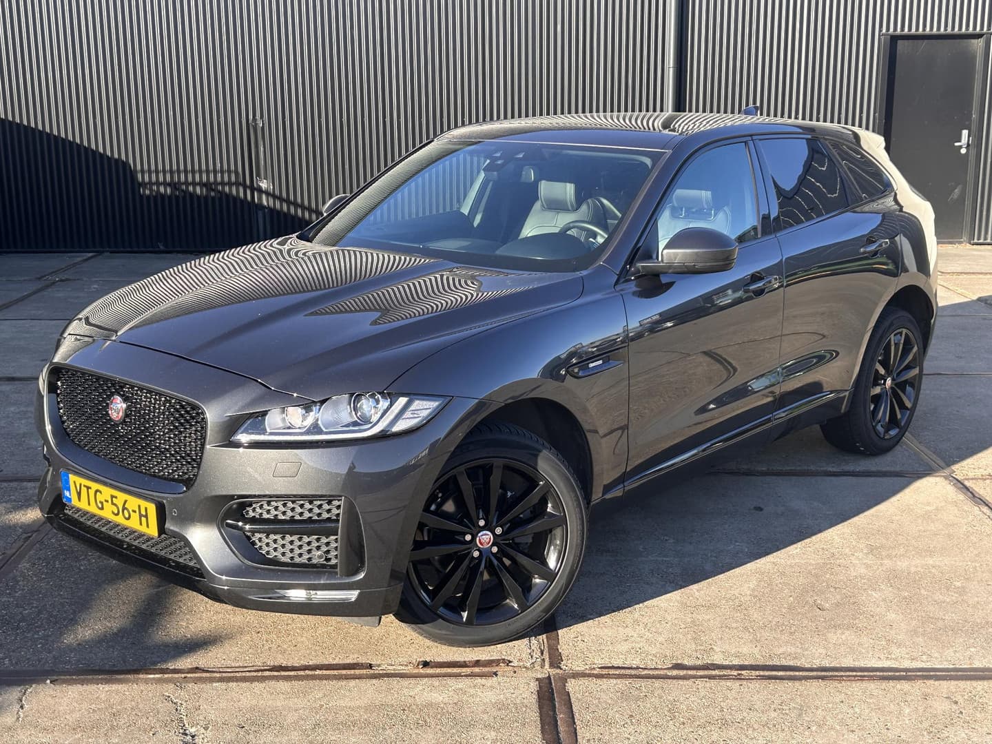 Jaguar F-Pace 2.0d AWD R-Sport R-Sport thumbnail 5