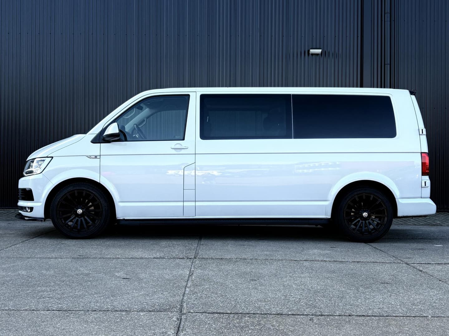 Volkswagen Transporter 2.0 TDI L2H1 DC Highline thumbnail 11