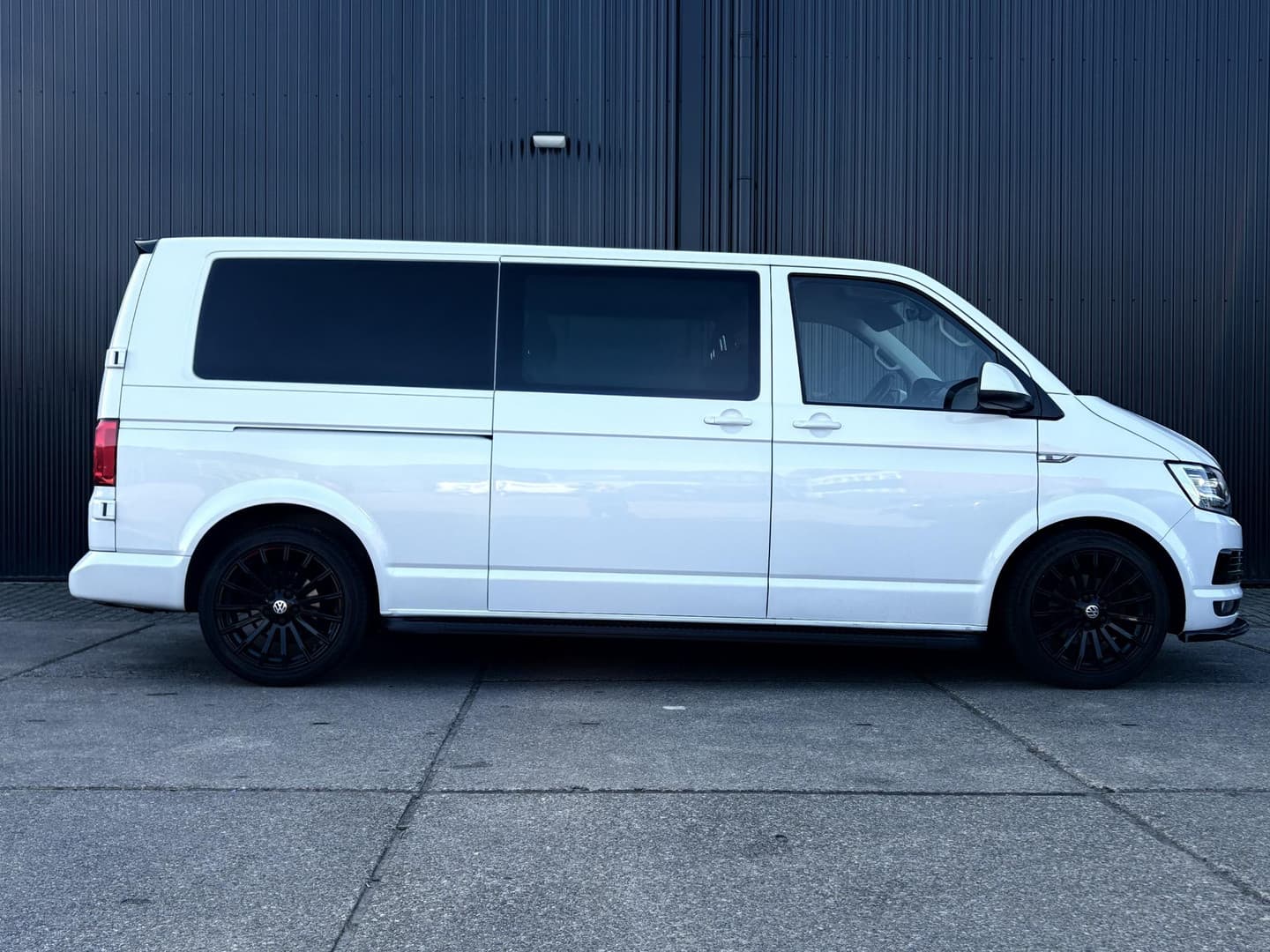 Volkswagen Transporter 2.0 TDI L2H1 DC Highline thumbnail 15